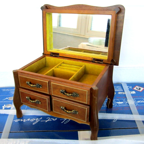 Beautiful vintage miniature - beautiful,